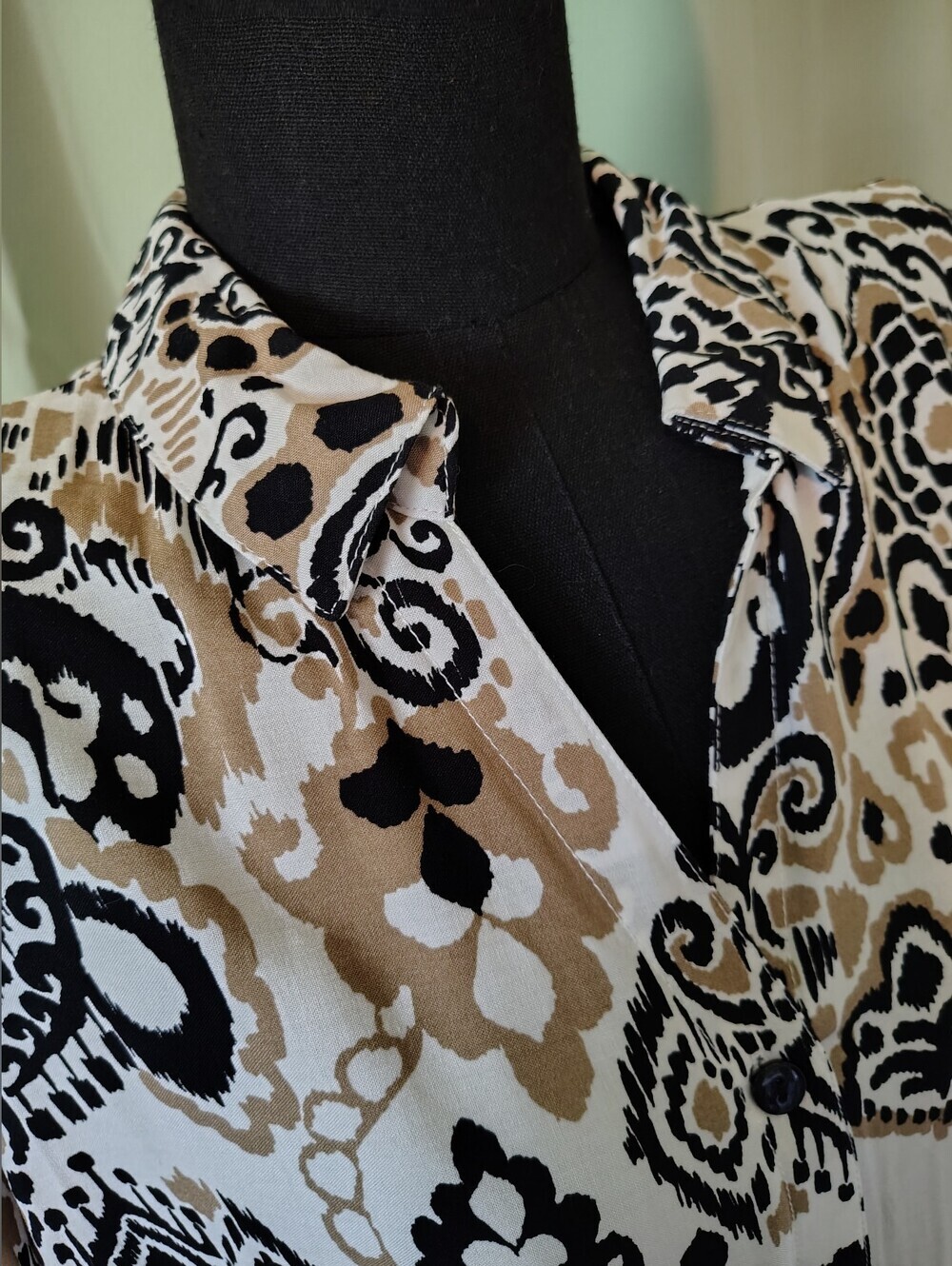 Mlle Gabrielle Black and Beige Printed Tunic Dress Button Up Women Medium NWT - Picture 4 of 10